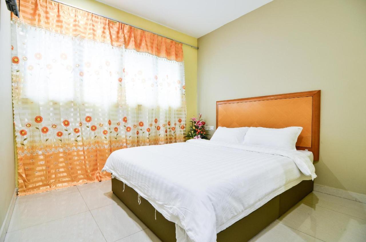 Raja Bot Hotel 3*